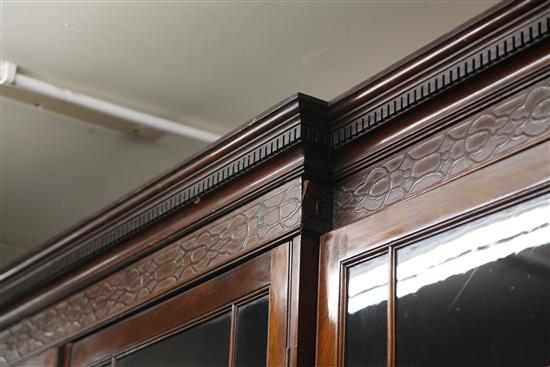 An Edwardian George III style mahogany breakfront library bookcase, W.9ft 2in. D.1ft 11in. H.8ft 6in.